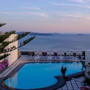 Nikos Villas