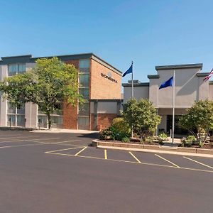 Sonesta Hotel Grand Rapids Airport