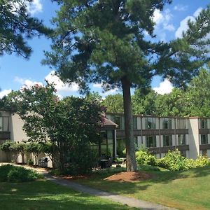 The Inn At Houndslake